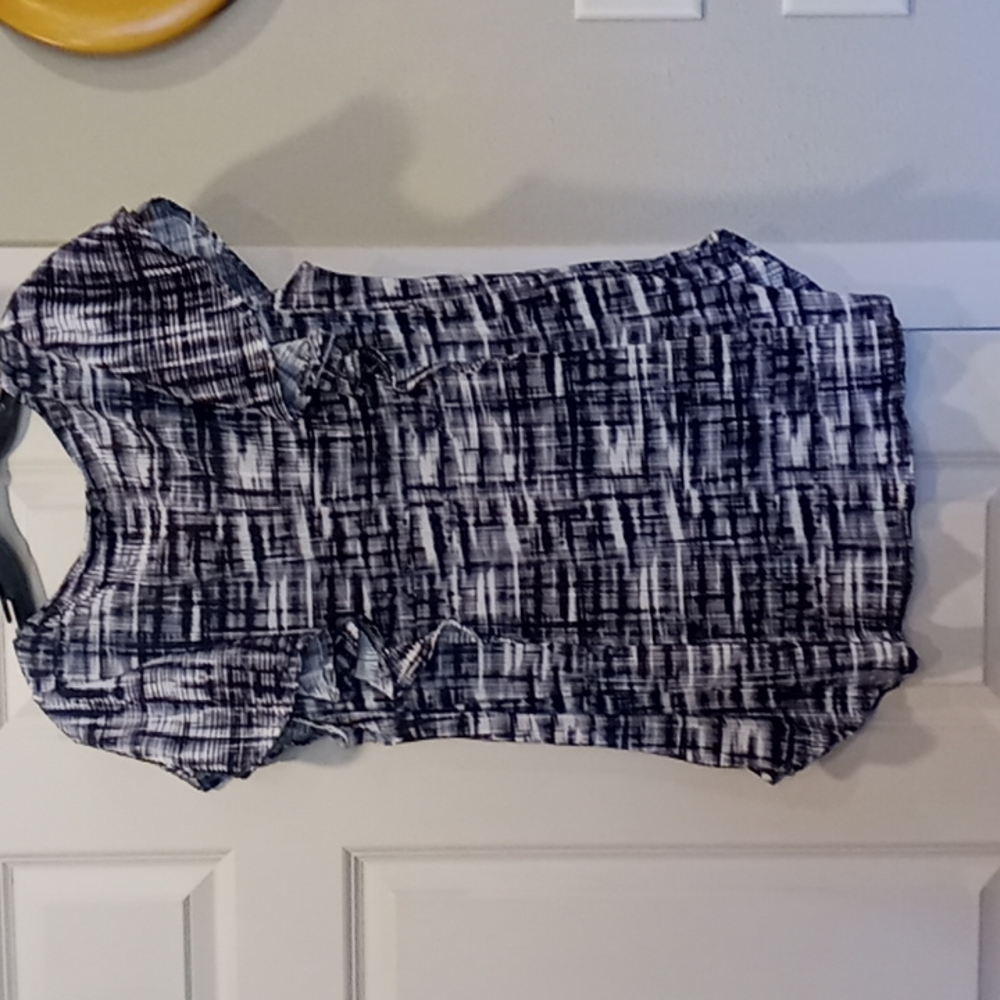 Top - Picture 2 of 3